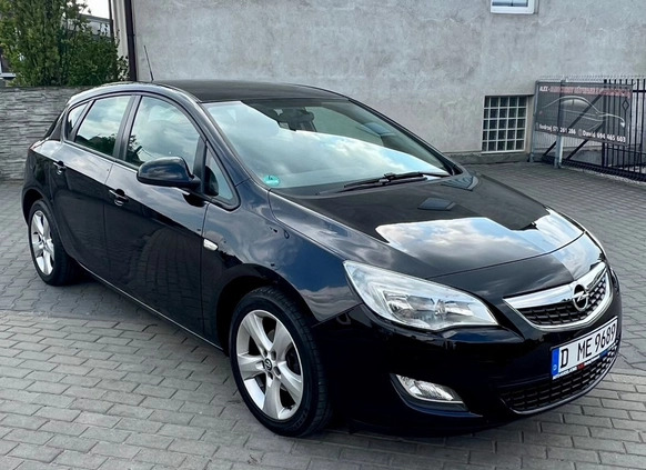 Opel Astra cena 26400 przebieg: 180000, rok produkcji 2010 z Jabłonowo Pomorskie małe 172